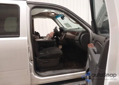 2011 Chevrolet Tahoe Ls z USA, uszkodzony, nr VIN 1GNSKAE07BR386164